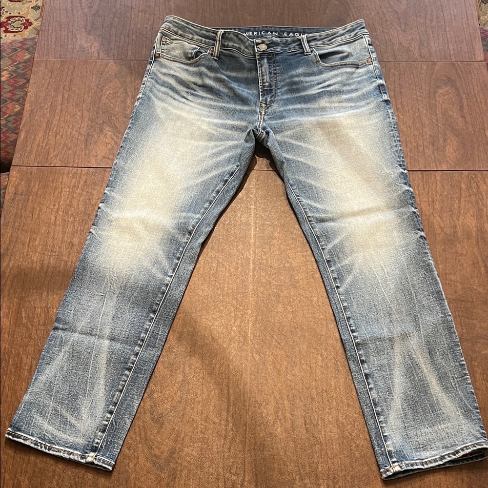 American Eagle Men's Slim Straight Ne(x)t Level Airflex Faded Blue Slim Jeans